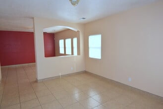 5501 Saturnia Rd NW in Albuquerque, NM - Building Photo - Building Photo