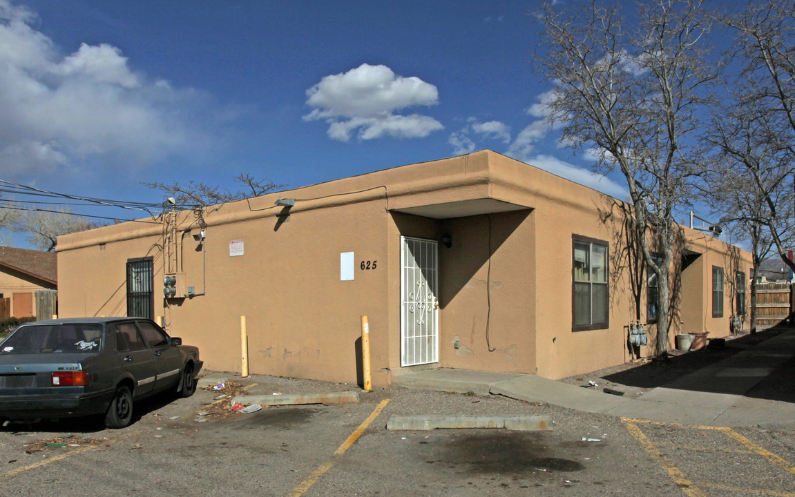 635-637 Louisiana Blvd SE in Albuquerque, NM - Foto de edificio