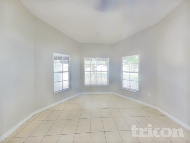 4369 Montano Ave in Spring Hill, FL - Building Photo - Building Photo