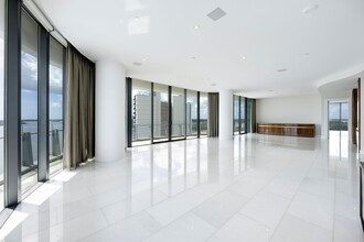 1100 S Flagler Dr in West Palm Beach, FL - Foto de edificio - Building Photo