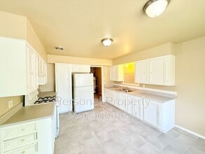 1104 G St in Washougal, WA - Building Photo - Building Photo