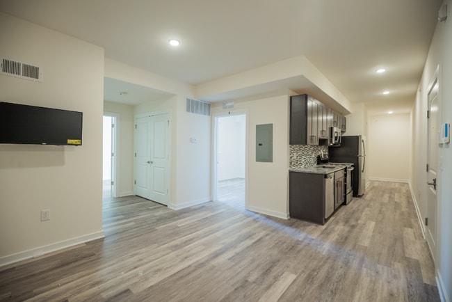 4210 Chestnut St in Philadelphia, PA - Building Photo - Building Photo