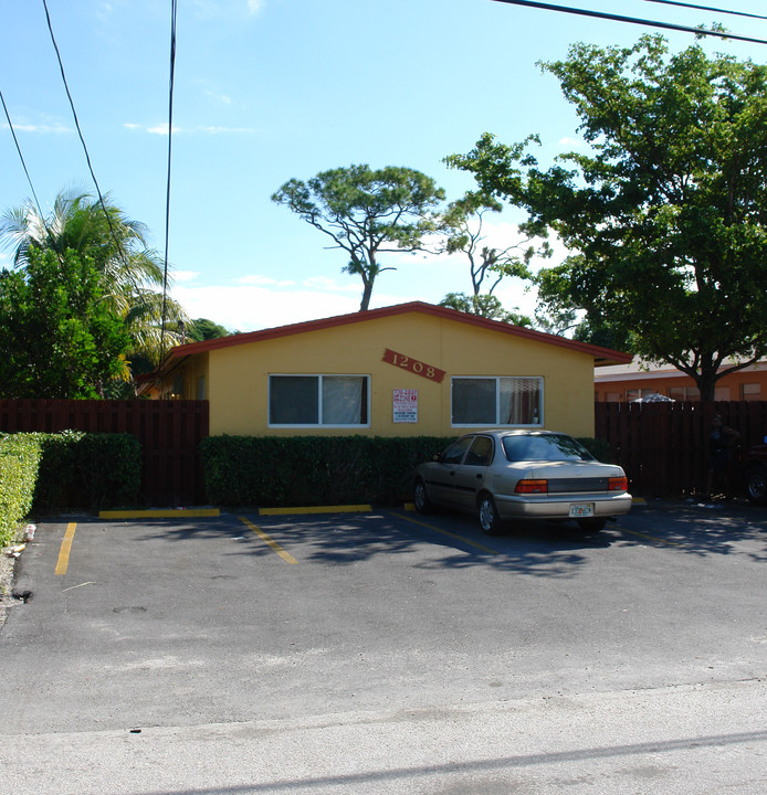 1208-1212 NE 5th Ave in Fort Lauderdale, FL - Building Photo