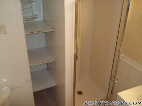 191 Kenrick St in Boston, MA - Foto de edificio - Building Photo