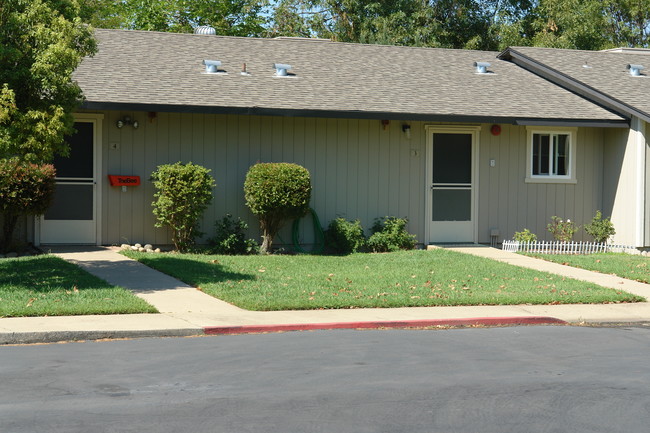 Lincoln Senior Apartments in Lincoln, CA - Foto de edificio - Building Photo