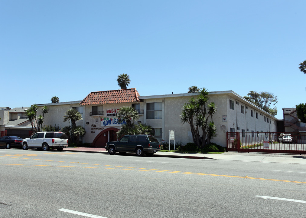 Villa Monterey Apartments in Oxnard, CA - Building Photo