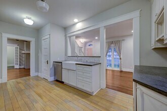 1205 Enfield Rd in Austin, TX - Foto de edificio - Building Photo