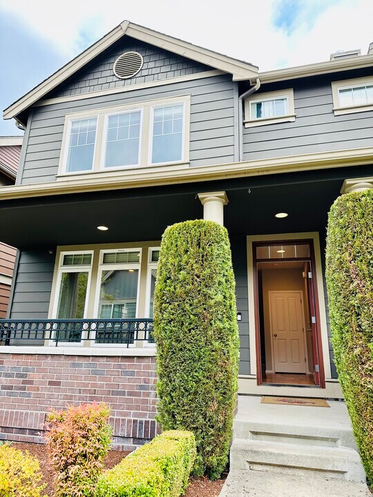 1770 10th Ave NE in Issaquah, WA - Foto de edificio