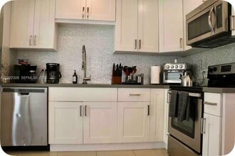 601 NW 116th St in Miami, FL - Building Photo - Building Photo