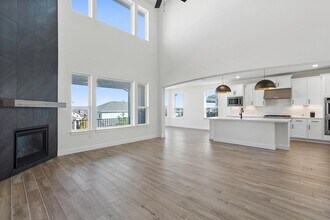 604 Buena Onda Wy in Austin, TX - Building Photo - Building Photo