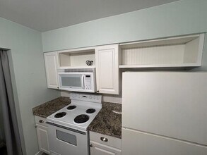 209 W Miracle Strip Pkwy in Mary Esther, FL - Building Photo - Building Photo