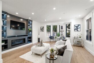 57 Saratoga St in Boston, MA - Building Photo - Building Photo