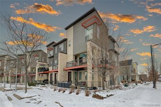 4943 Valentia St in Denver, CO - Building Photo - Building Photo