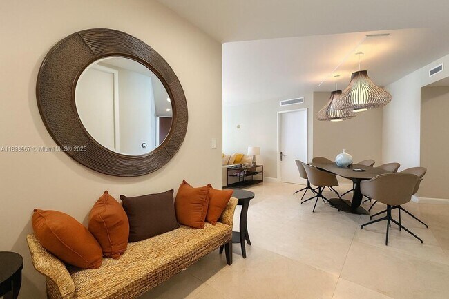 15901 Collins Ave in Sunny Isles Beach, FL - Building Photo - Building Photo