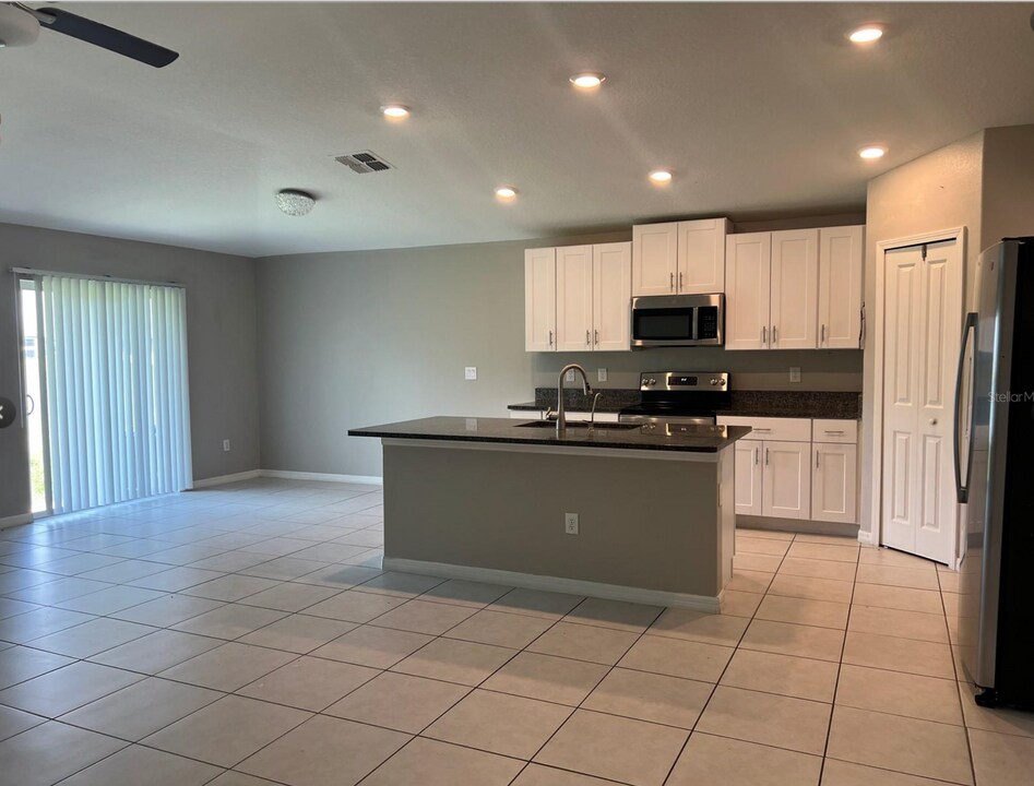 12747 Weston Oaks Ln in Riverview, FL - Building Photo