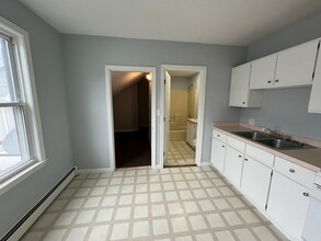 155 E Central St, Unit R in Franklin, MA - Building Photo - Building Photo