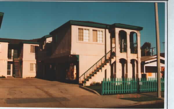 Melrose Apartments in Anaheim, CA - Building Photo