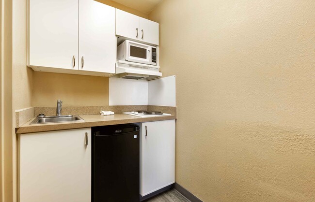 Furnished Studio - Albuquerque in Albuquerque, NM - Building Photo - Building Photo