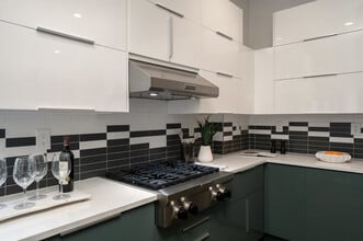 8570 Aspect Dr in San Diego, CA - Building Photo - Building Photo