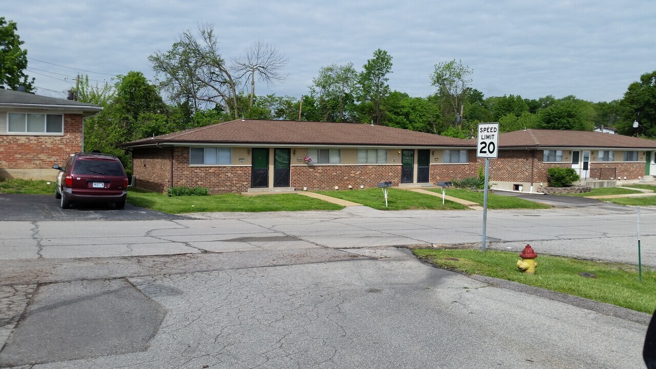 2033 Key West Dr in Arnold, MO - Building Photo