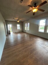 530 W 1st St in Freeport, TX - Building Photo - Building Photo