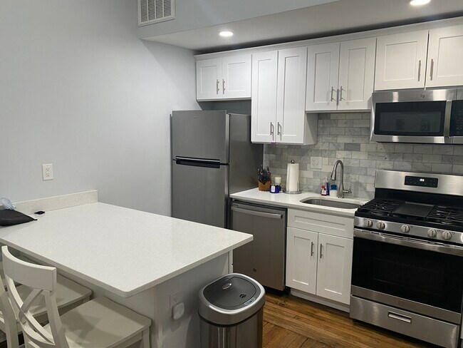 473 Massachusetts Ave, Unit 2 in Boston, MA - Foto de edificio - Building Photo