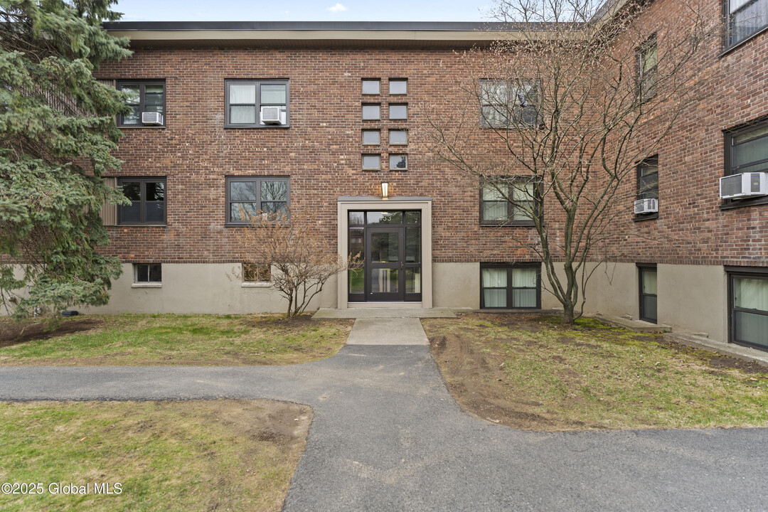 469 Livingston Ave in Albany, NY - Foto de edificio