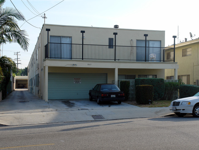 865 W Beach Ave in Inglewood, CA - Foto de edificio - Building Photo