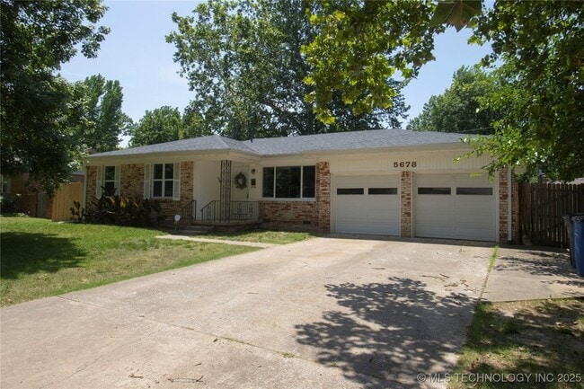 5678 S Yorktown Pl, Unit #1 in Tulsa, OK - Building Photo - Building Photo