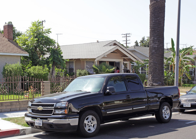 6429 Stafford Ave in Huntington Park, CA - Foto de edificio - Building Photo