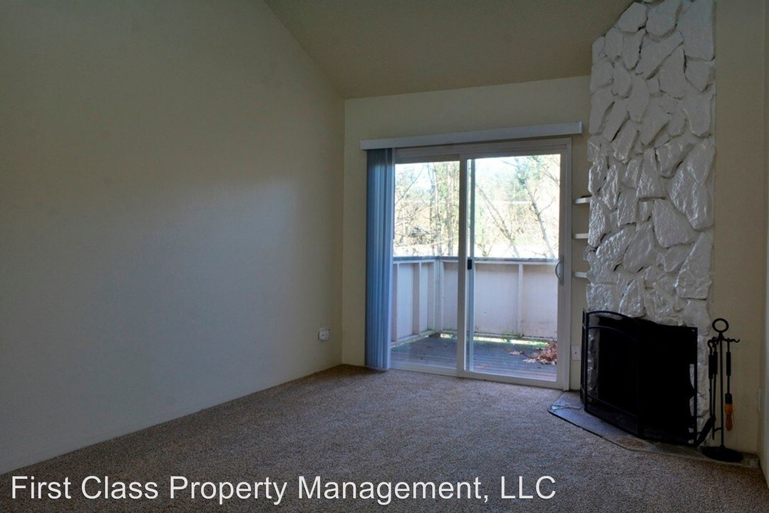 3618 SW Beaverton Hillsdale Hwy-Unit -UNIT 24 in Portland, OR - Building Photo