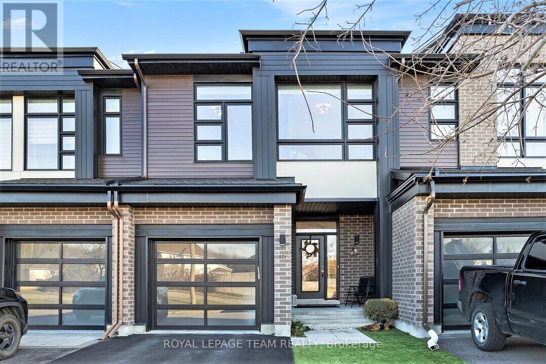 284 Dolce Cres in Ottawa, ON - Building Photo