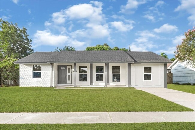 5854 Schevers St in Houston, TX - Building Photo - Building Photo