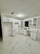 1301 W 38th Pl in Hialeah, FL - Building Photo - Building Photo