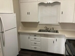 122 N Edwards in Wichita, KS - Building Photo - Building Photo
