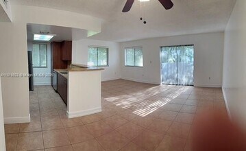 3188 Coral Lake Way in Coral Springs, FL - Building Photo - Building Photo