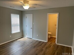 1415 Calgary Cove in Little Rock, AR - Building Photo - Building Photo