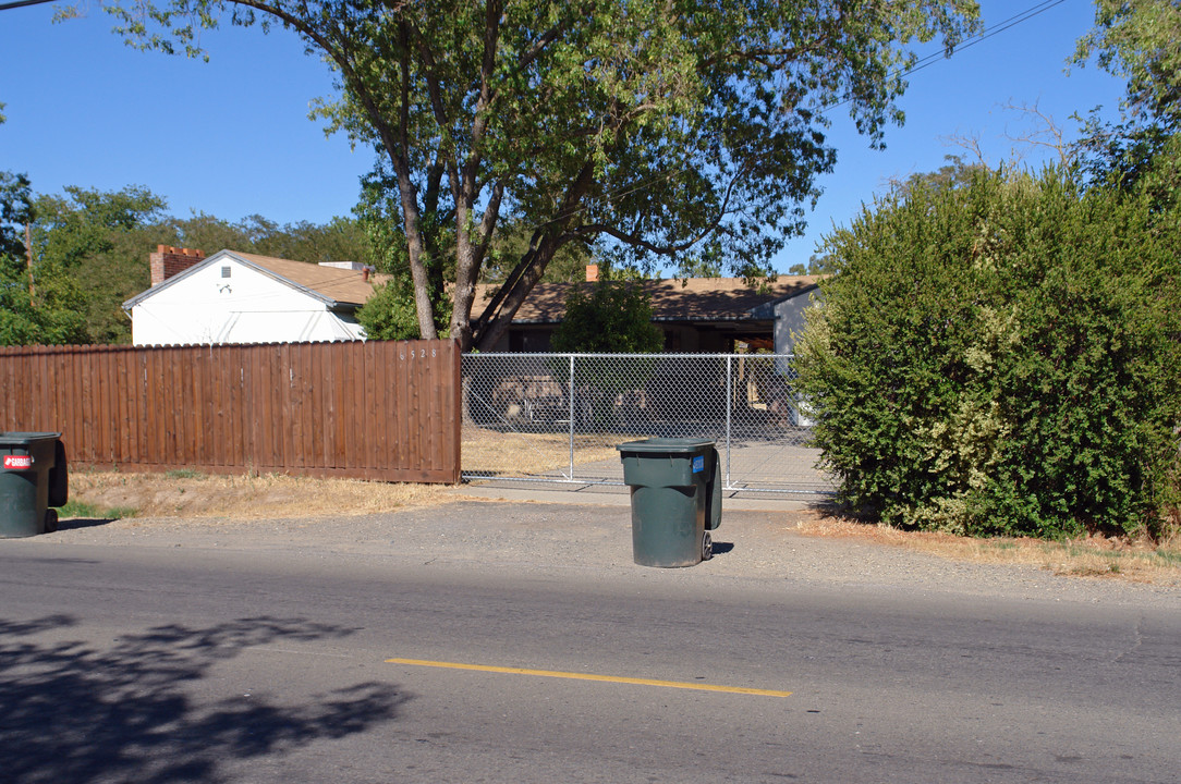 6528 32nd St in North Highlands, CA - Building Photo