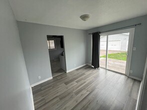 5907 SE 8th St in Des Moines, IA - Building Photo - Building Photo