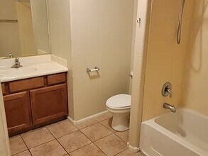 10931 W Roanoke Ave in Avondale, AZ - Building Photo - Building Photo