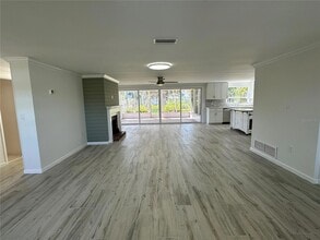 812 Bayview Dr, Unit 664 in Nokomis, FL - Building Photo - Building Photo