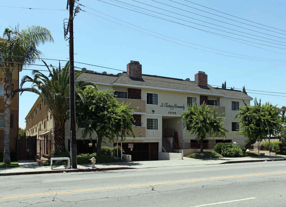 Le Chateau Normandy in Van Nuys, CA - Foto de edificio