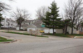Villages of Overland Park in Overland Park, KS - Building Photo