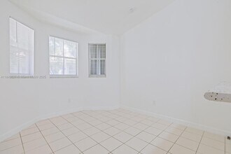 1663 SE 27th Dr in Homestead, FL - Building Photo - Building Photo