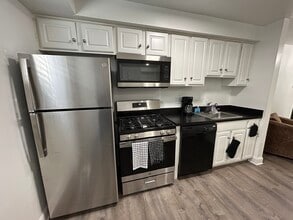 339 Homeland Southway, Unit 1A in Baltimore, MD - Foto de edificio - Building Photo