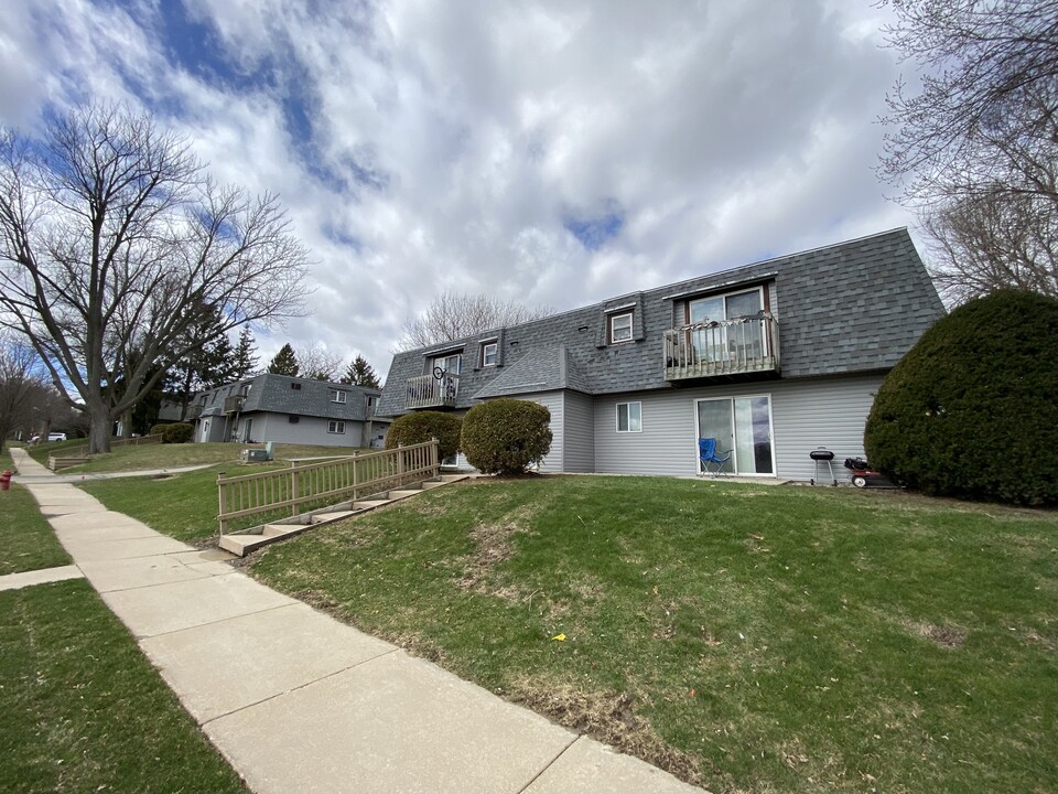 Fox Ridge in Fox Lake, WI - Foto de edificio