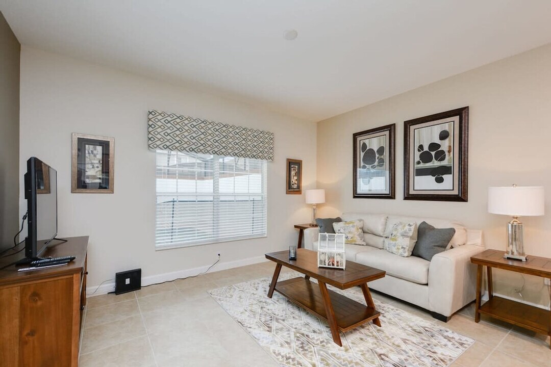 4815 Brier Rose Ln in Kissimmee, FL - Building Photo
