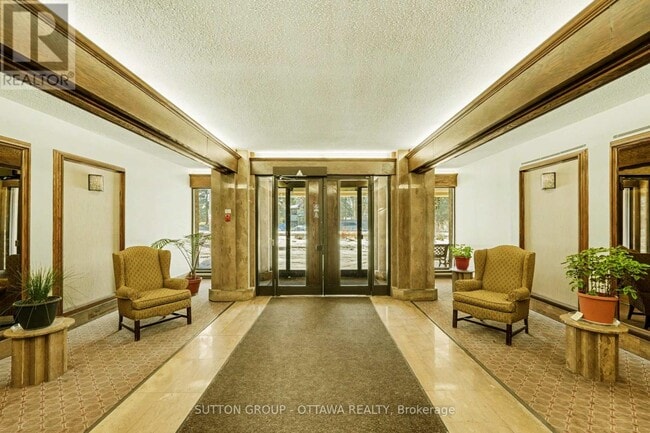 2019 Carling Ave in Ottawa, ON - Building Photo - Building Photo