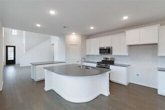 205 Rosebush Dr in Liberty Hill, TX - Building Photo - Building Photo