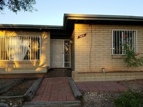5041 S Greenway Dr in Tucson, AZ - Building Photo - Building Photo